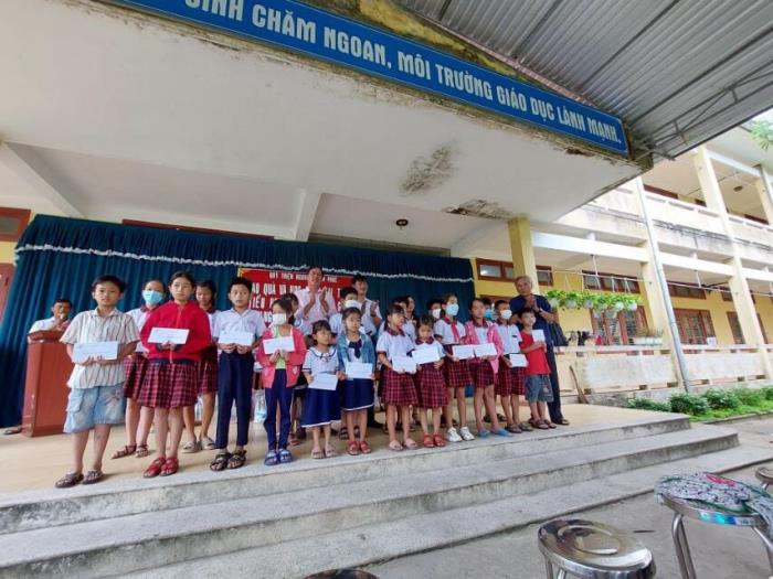 Trao quà và học bổng tại Giang Hải, Phú Lộc, Thừa Thiên Huế (ngày 02/07/2022)